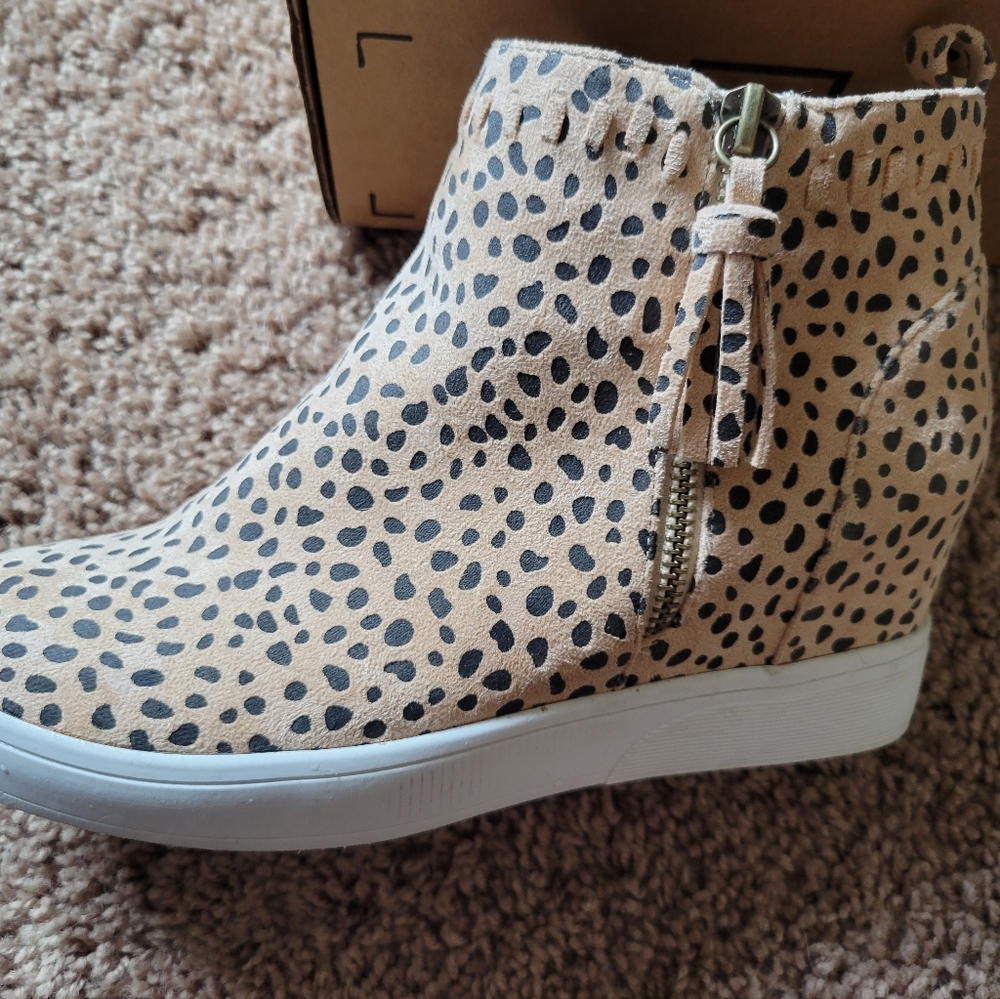Shoe